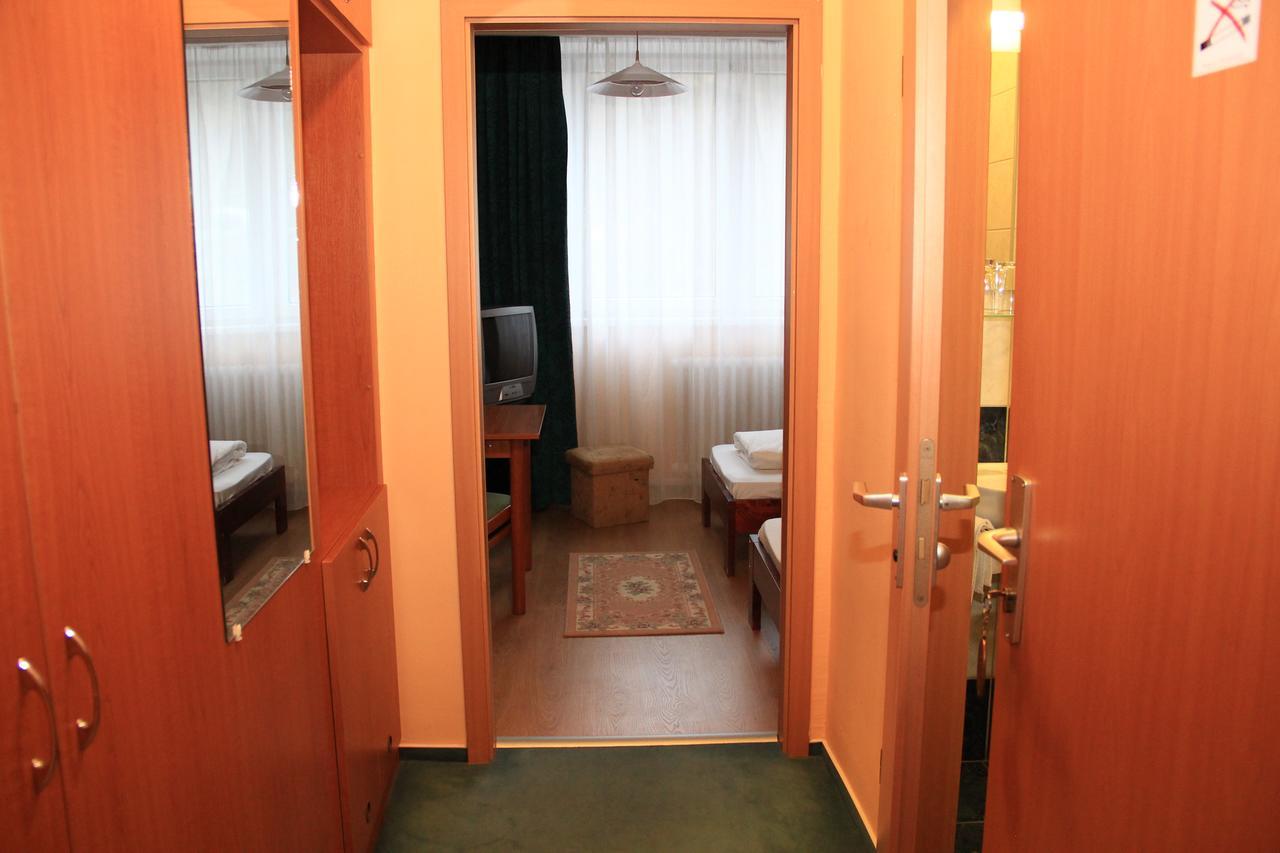 Hotel Ozd Esterno foto