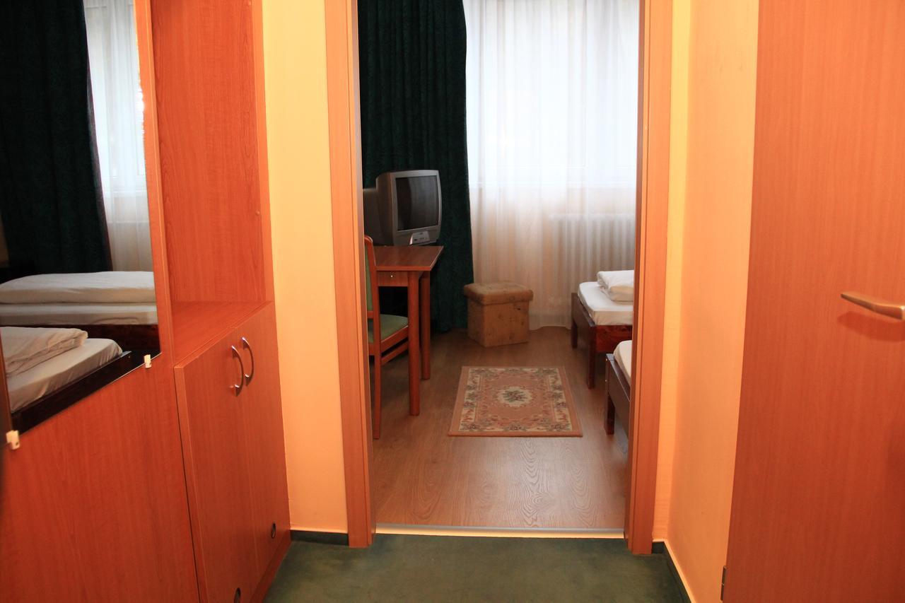 Hotel Ozd Esterno foto